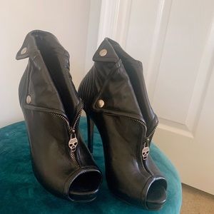 Authentic Alexander McQueen leather Peep toe Booties